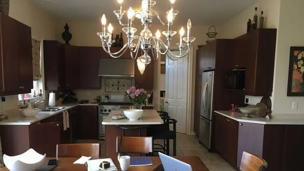 Adiós a la cocina oscura: el truco de Ana Micieli (Micieli Design) para ganar luz