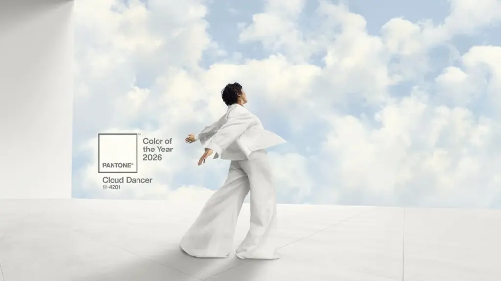 Adiós al blanco frío: el Cloud Dancer de Pantone cambiará tu salón en 2026