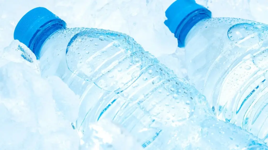 Adiós al calor: el truco de la botella de agua congelada y su secreto