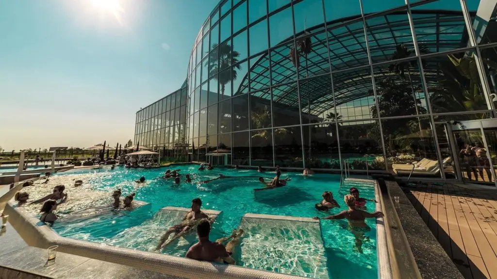 Adiós al calor en Bucarest e Ilfov: 11 oasis para refrescarte este verano
