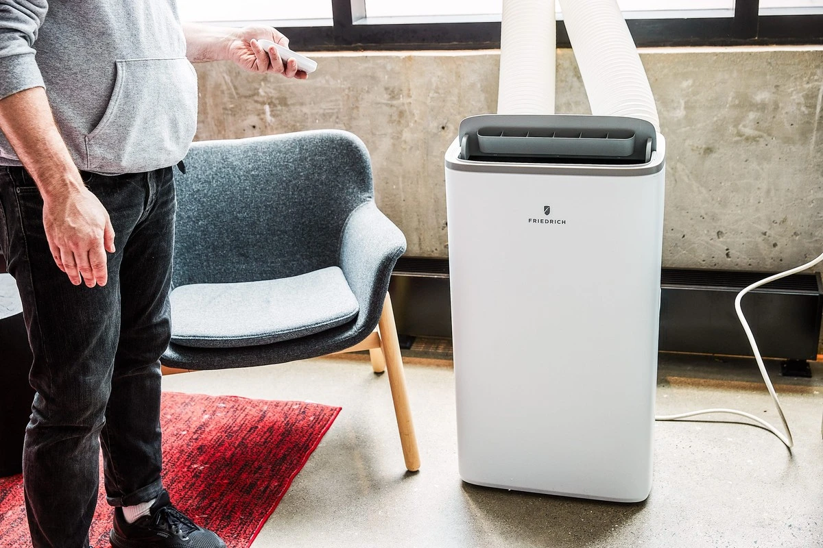 Adiós al calor en casa: el De'Longhi Pinguino Compact ES72 Young de De'Longhi ahorra un 40% de espacio - image 1