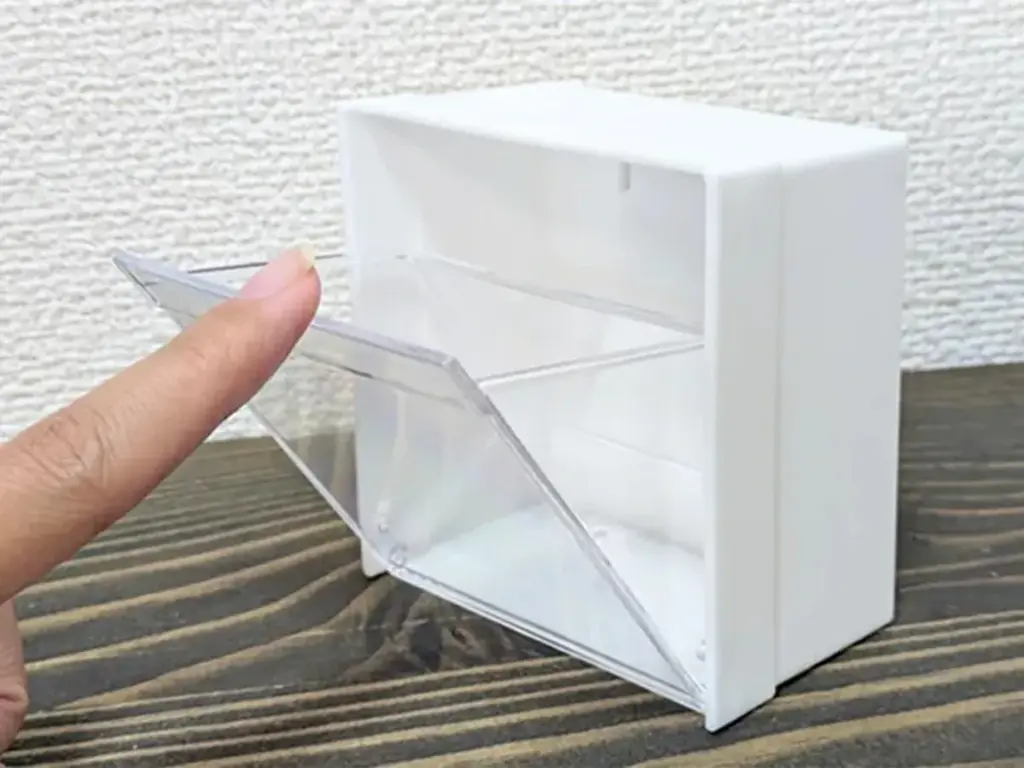 Adiós al caos en casa: el truco de DAISO con el Magnet Swing Case