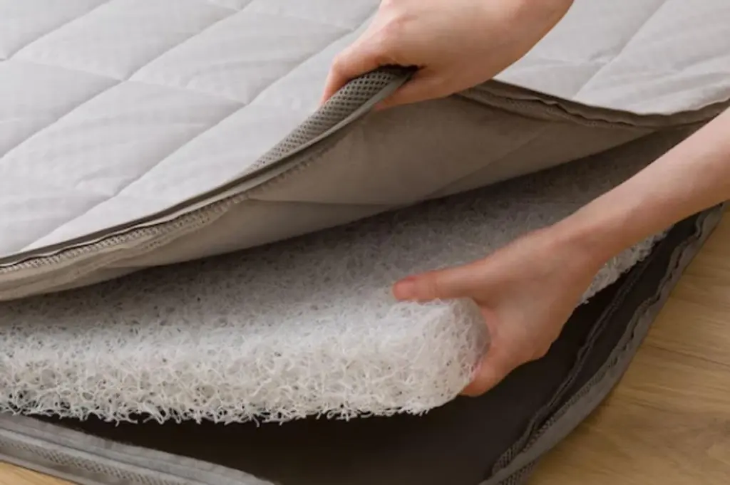 Adiós al sudor: el método de Nitori y su Colchón (Shikibuton) para dormir fresco