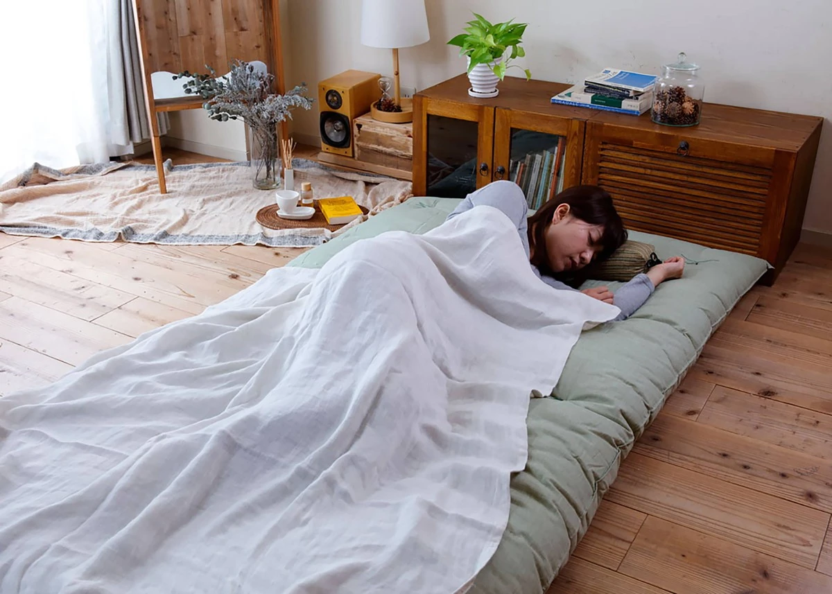 Adiós al sudor: el método de Nitori y su Colchón (Shikibuton) para dormir fresco - image 1