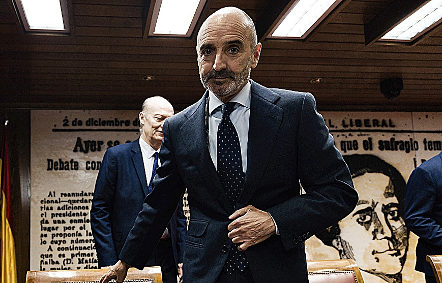 Julio Martínez en la comisión del 'caso Koldo'.