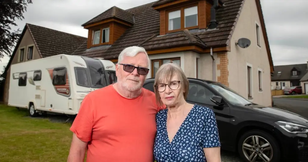 Aislamiento de espuma en spray: por qué la casa de David Hay vale 0 euros
