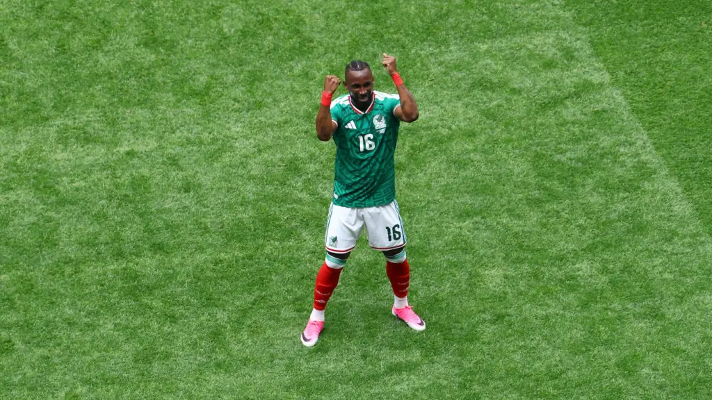 Quiñones celebra su gol ante Sudáfrica.