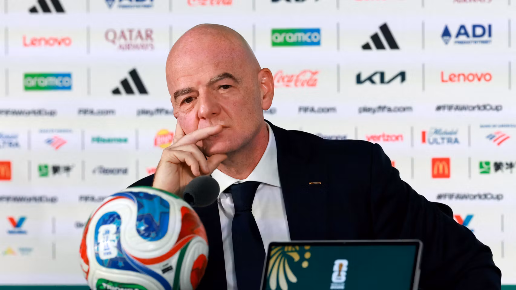 Infantino, en rueda de prensa antes del inicio del Mundial.