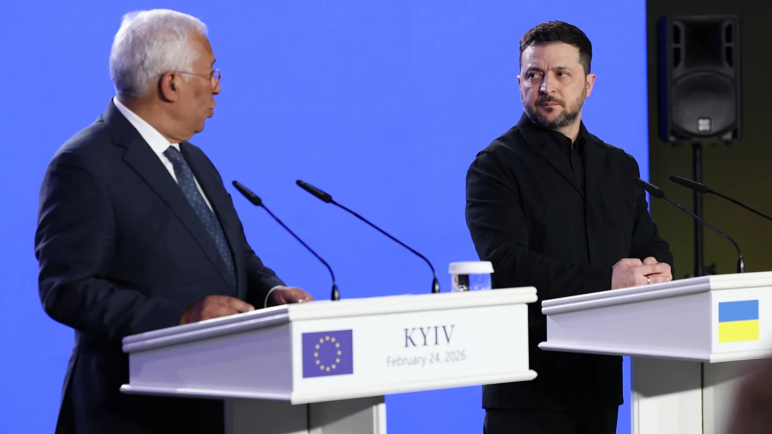 From left to right: António COSTA (President of the European Council), Volodymyr ZELENSKYY (President of Ukraine)