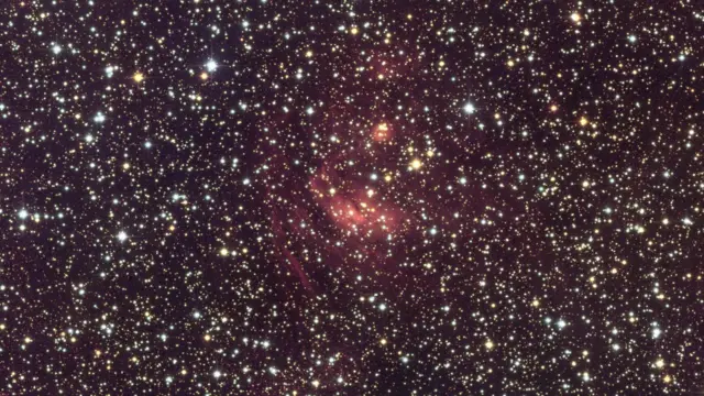 Imagen de una nebulosa que muestra nubes de gas ionizado