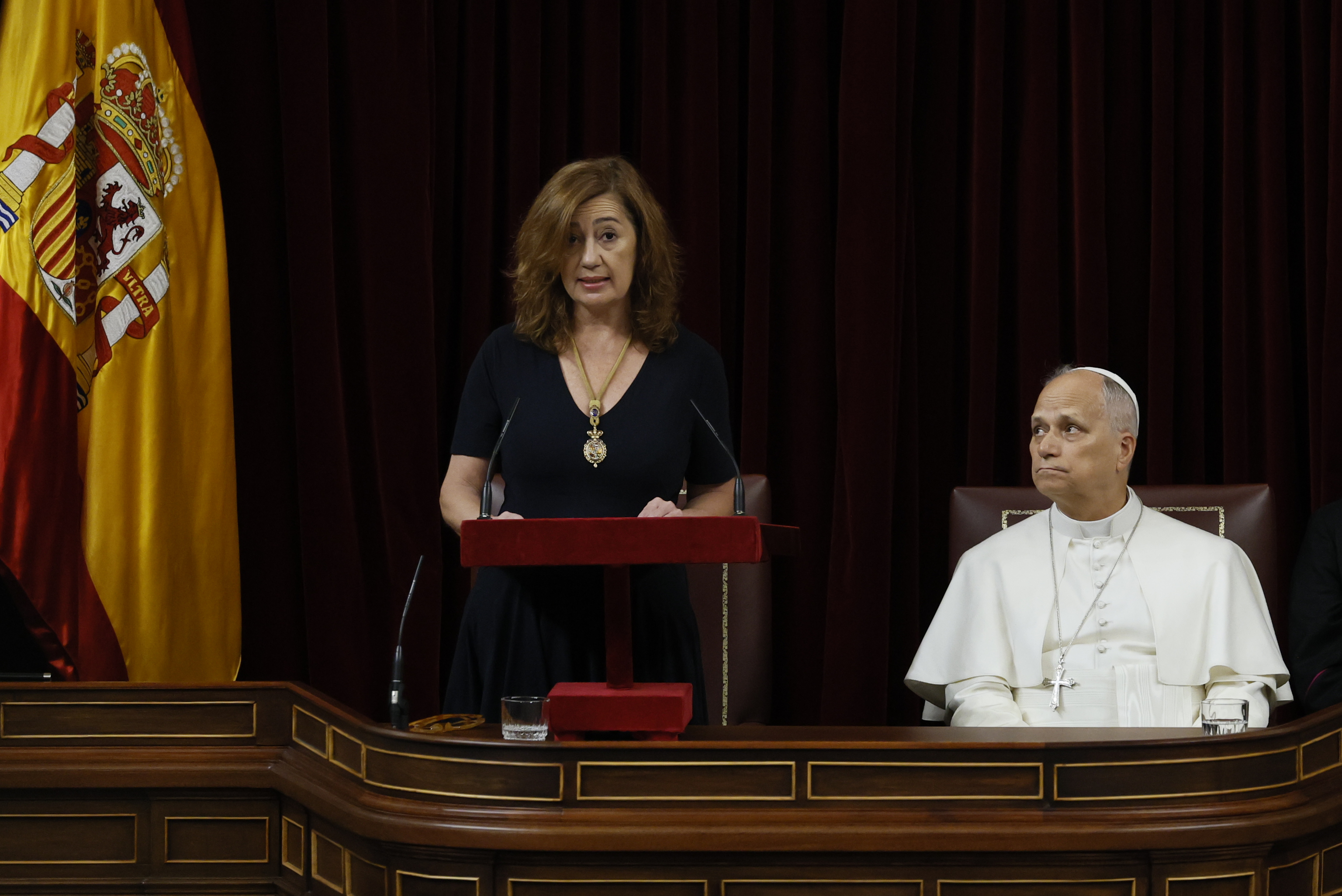 La presidenta del Congreso, Francina Armengol durante su intervención antes de dar la palabra al papa León XIV