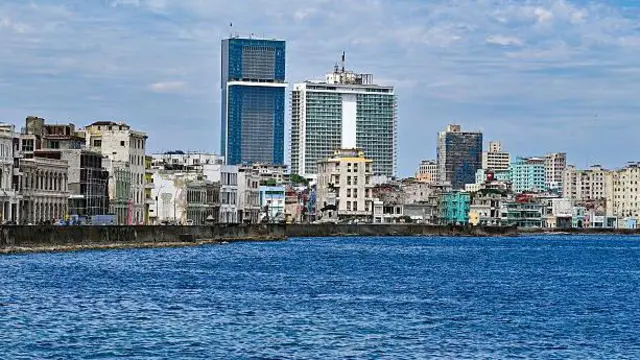 Vista de la costa de La Habana con hoteles del grupo Iberostar y Meliá en el fondo