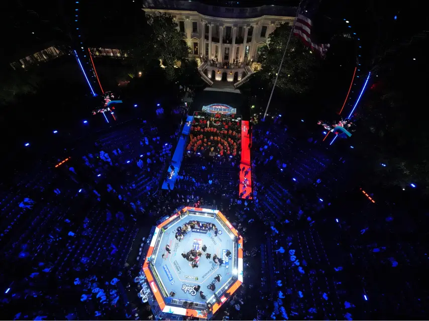 Plano cenital del octágono de la UFC en el Jardín Sur de la Casa Blanca.