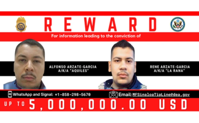 Afiche en el que se ofrece una recompensa por información sobre el paradero de dos hermanos que forman parte de la cúpula del Cartel de Sinaloa.