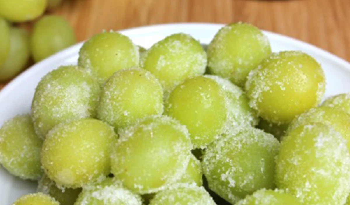Bebidas aguadas nunca más: el truco de las Uvas para sustituir al Hielo - image 1