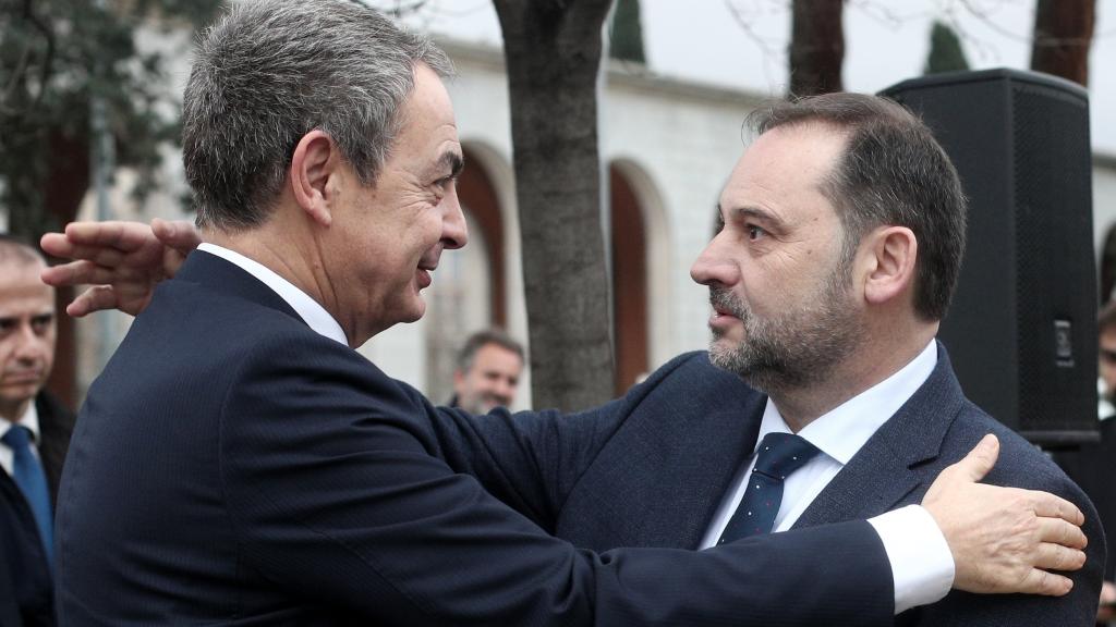 El expresidente del Gobierno José Luis Rodríguez Zapatero, junto al entonces ministro José Luis Ábalos, en 2020.