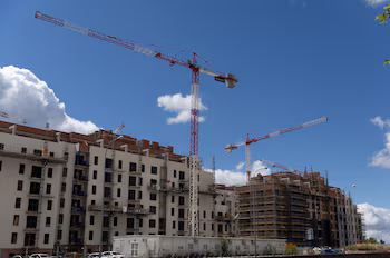 Obras en bloques de viviendas en Madrid (Eduardo Parra / Europa Press)