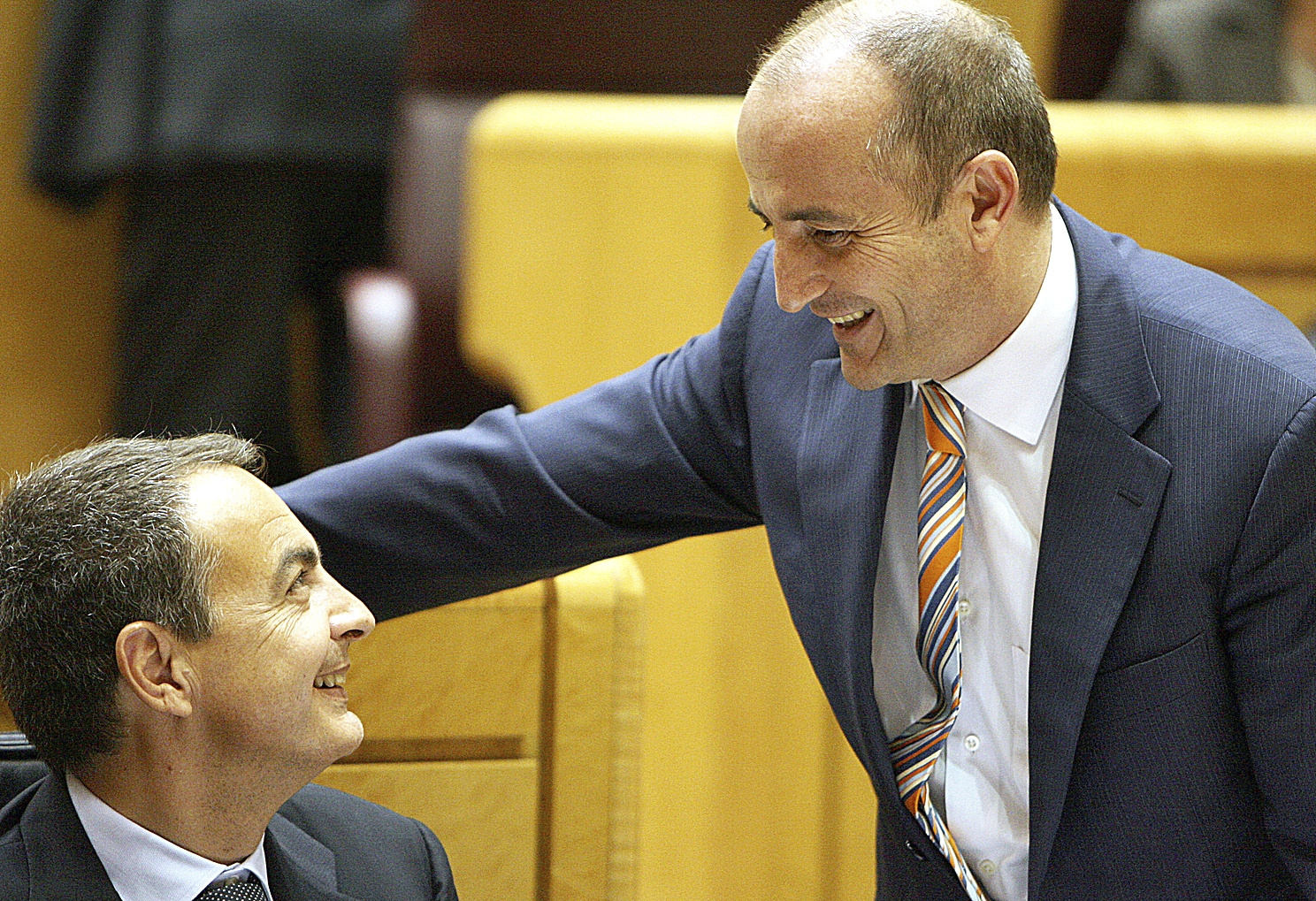 José Luis Rodríguez Zapatero, con Miguel Sebastián, en abril de 2009.