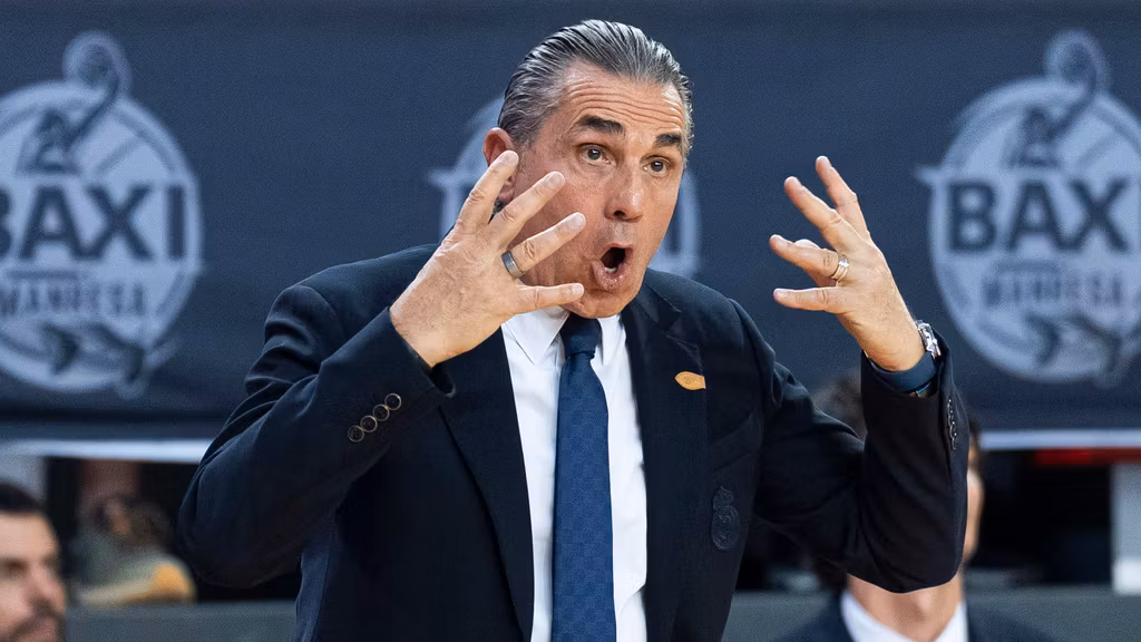 Sergio Scariolo da órdenes durante un partido.