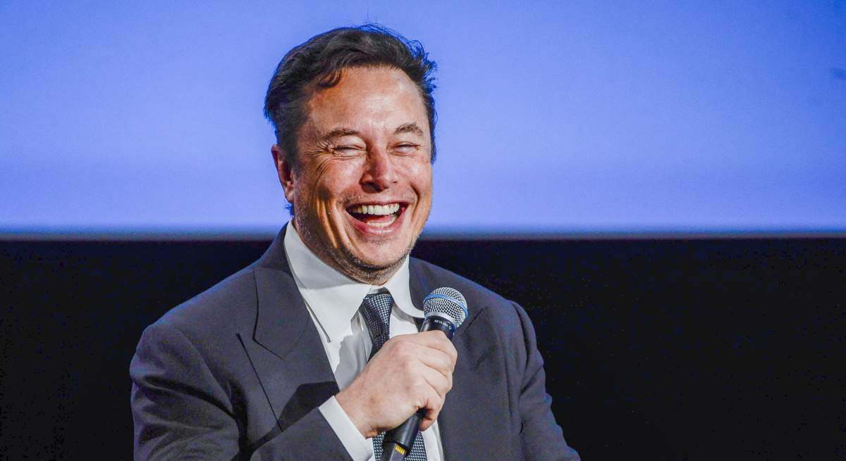 Google sucumbe a Musk y le pagará 920 millones mensuales para poder seguir funcionando como siempre
