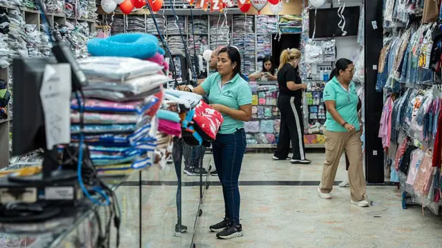 Un comercio de textiles en Colombia