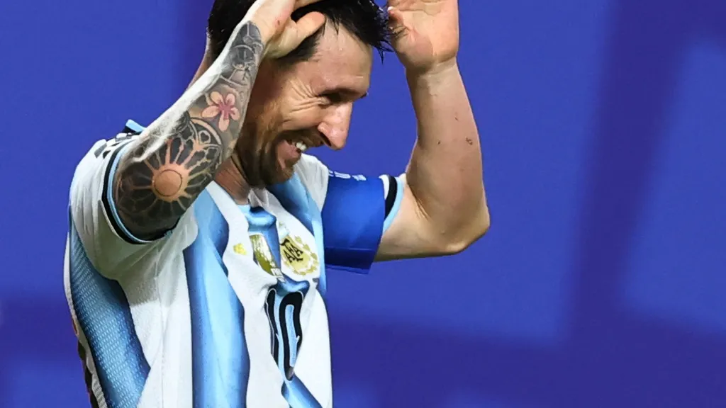 Leo Messi celebra uno de sus goles ante Argelia.