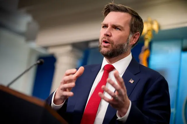 JD Vance durante una rueda de prensa en la Casa Blanca el viernes.