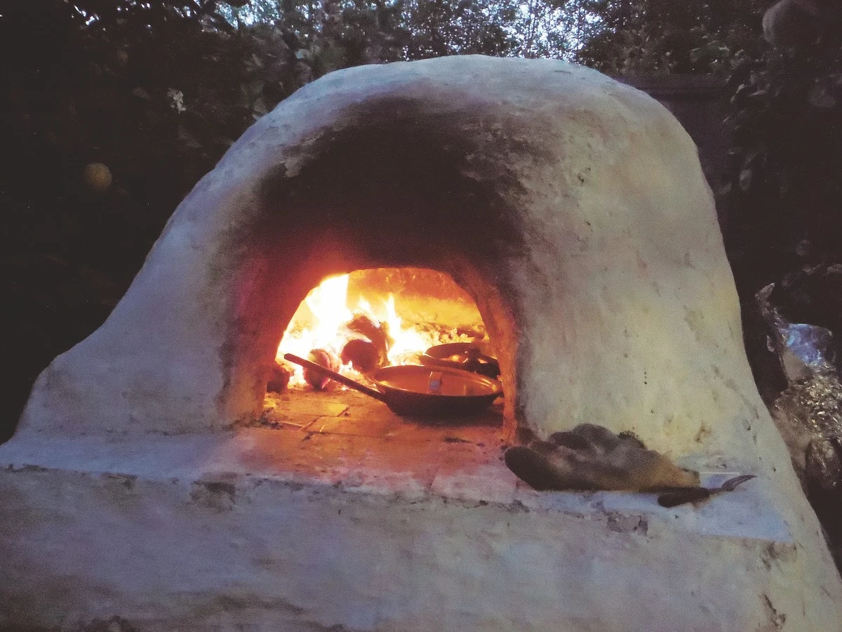Horno de barro en tu patio: el truco de los 7 días para evitar grietas - image 1