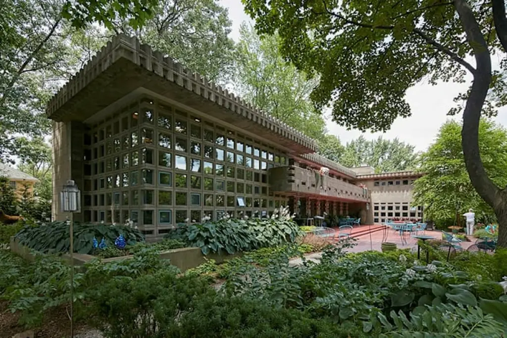 Jardines de Detroit y Metro Detroit: el secreto para enfriar tu casa este 2026