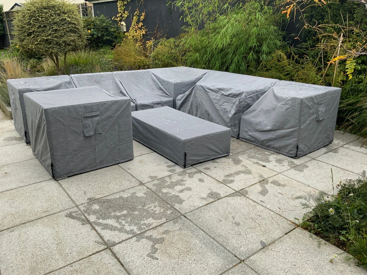 Muebles como nuevos en Lidl: la funda protectora para mesas de jardín de 8 euros - image 1