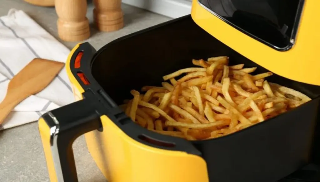 Papas fritas congeladas: el truco de la Freidora de aire para ahorrar 60€