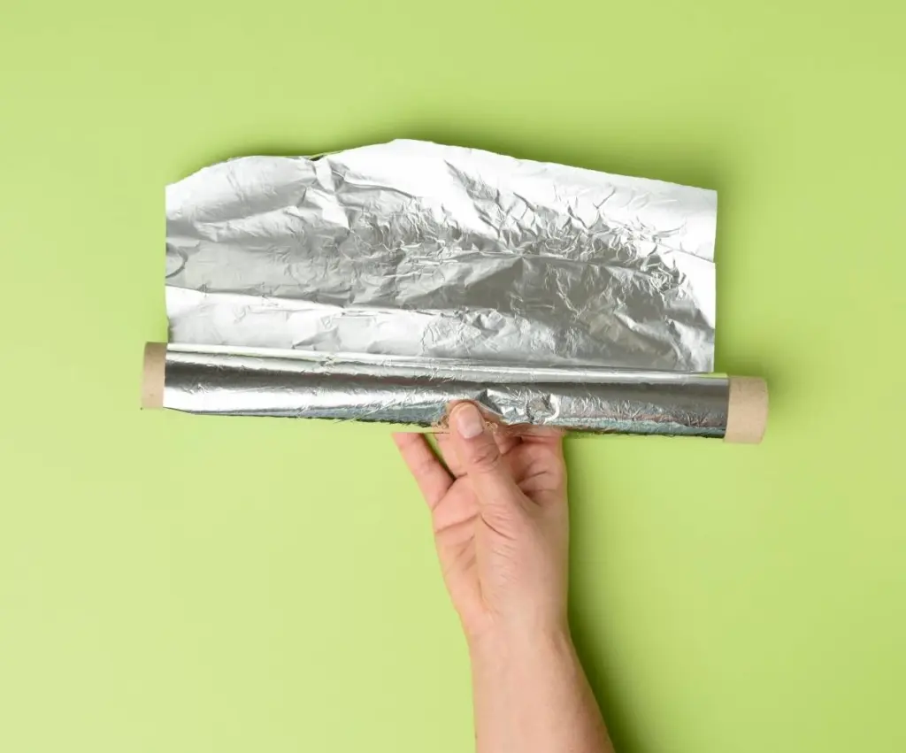 Papel de aluminio: el error que el 90% comete al usar este aluminio en el horno