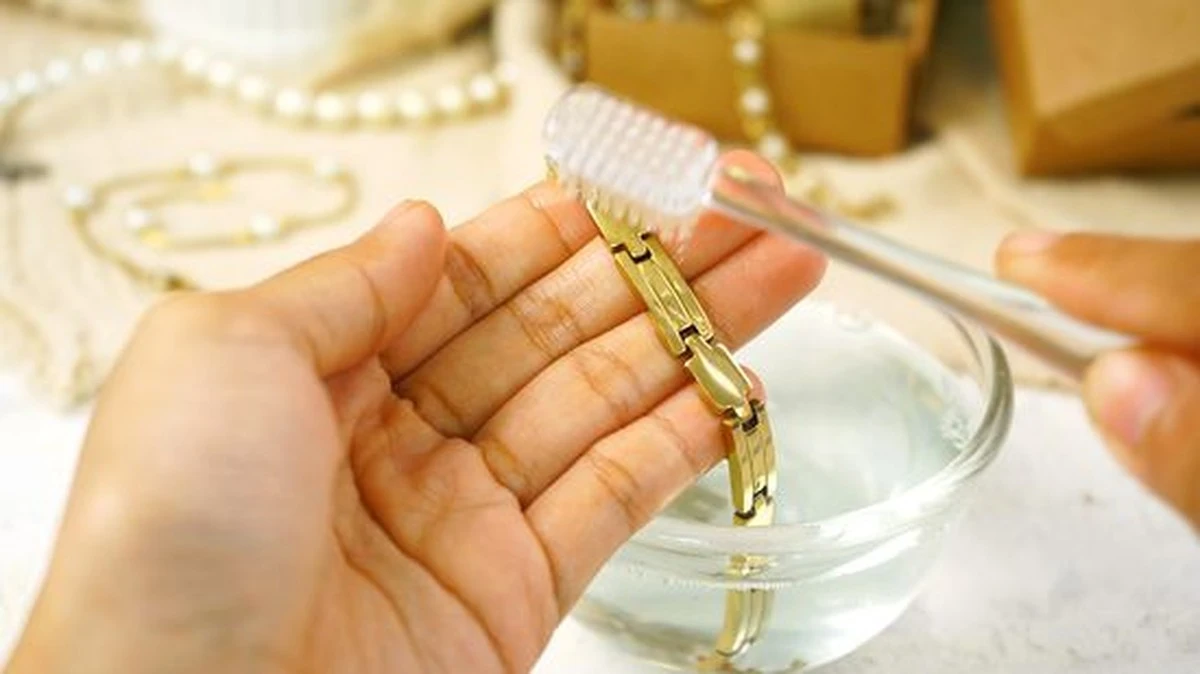 ¿Pierdes oro al limpiar tus joyas? El secreto del peso que desaparece - image 1