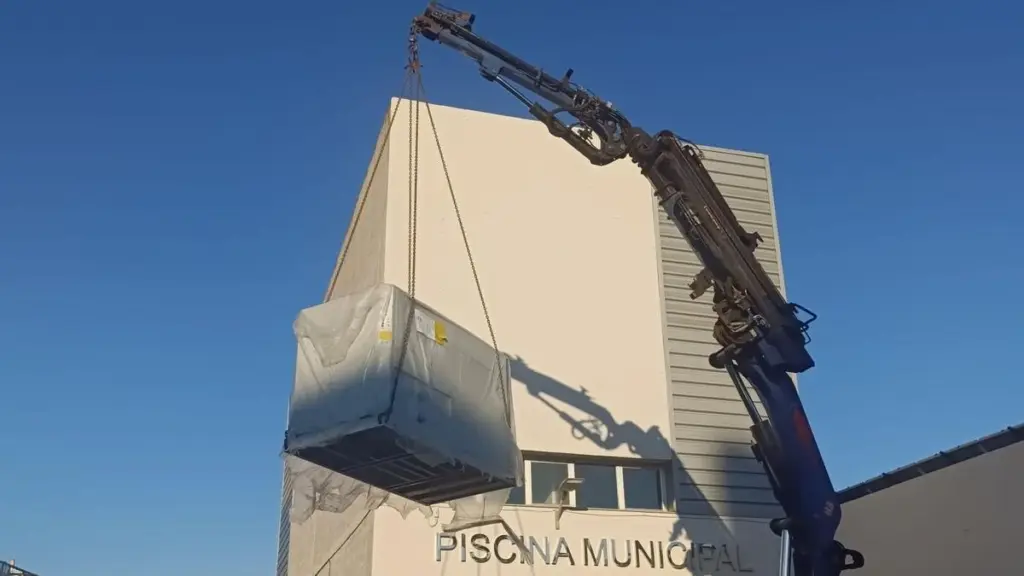 Piscina Cubierta Municipal de la Vall d’Uixó: ahorro de 60% y nuevo oasis