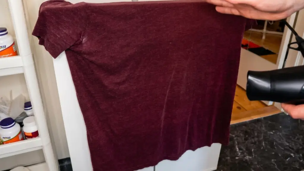 Secado de ropa rápido: el Método del burrito elimina la humedad en 2 minutos