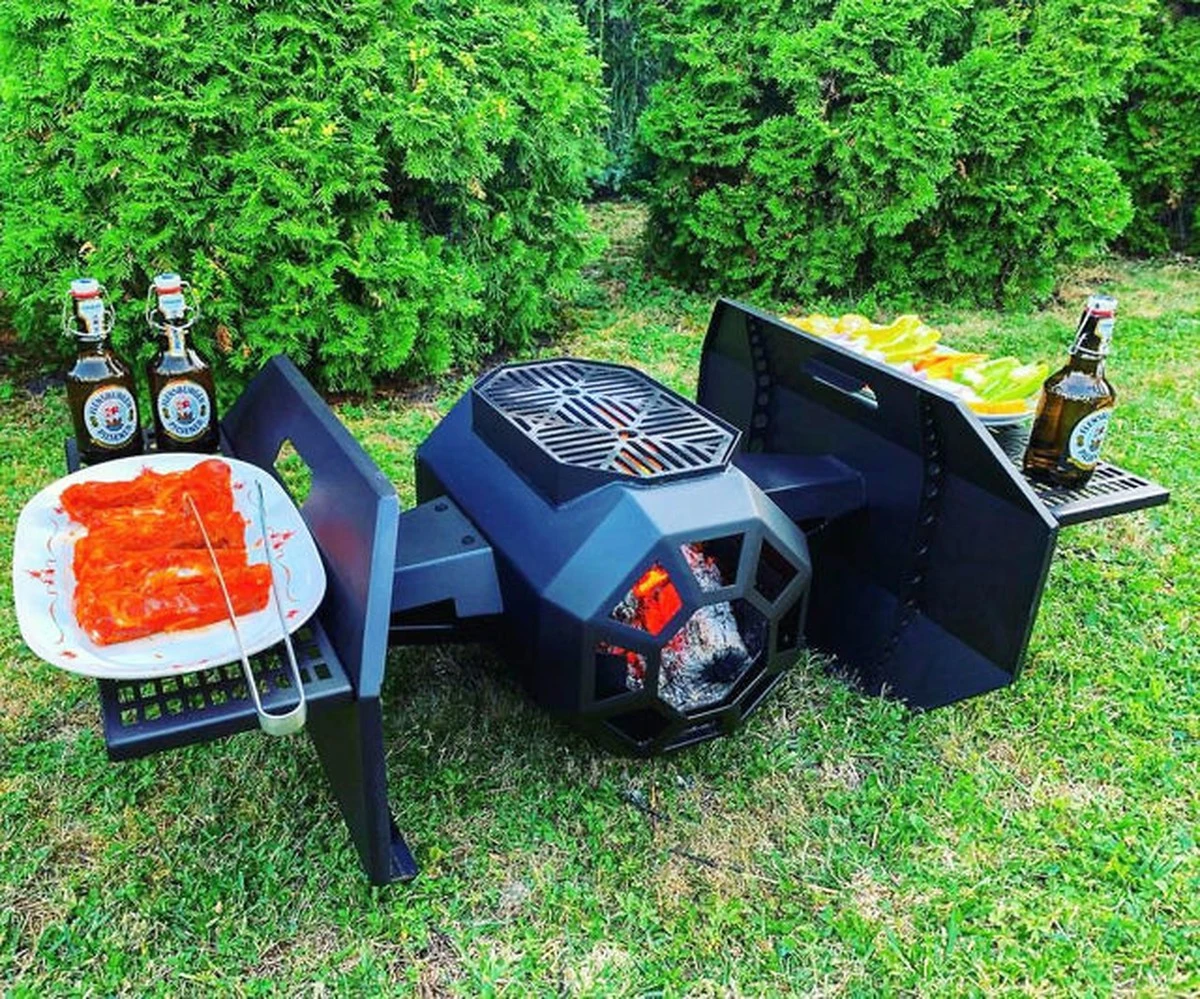 ¿Tu jardín es aburrido? Mira esta barbacoa de Star Wars digna de Darth Vader - image 1