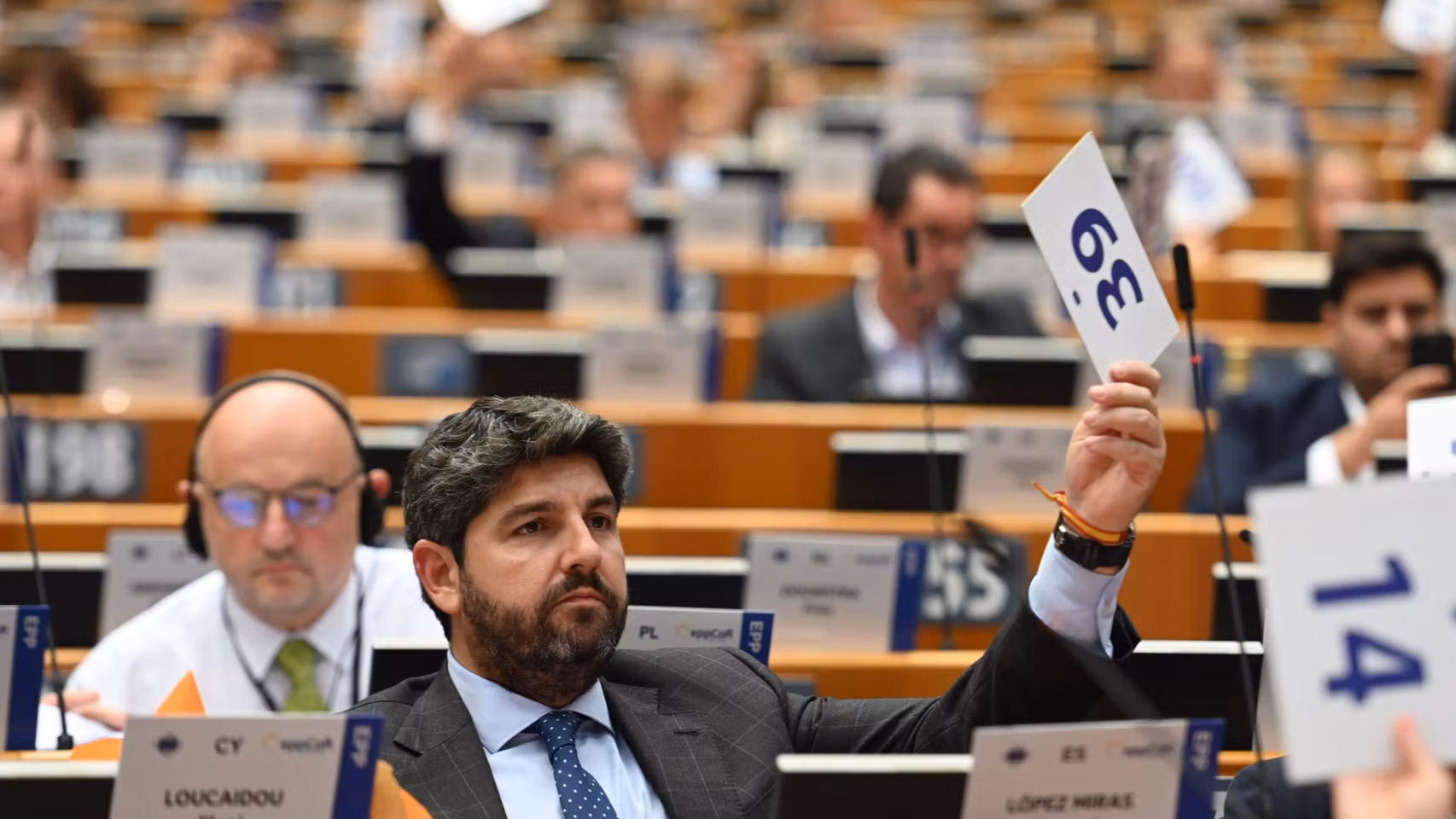 Fernando López Miras, presidente de la Región de Murcia, este miércoles, en el debate del Pleno del Comité Europeo de las Regiones.