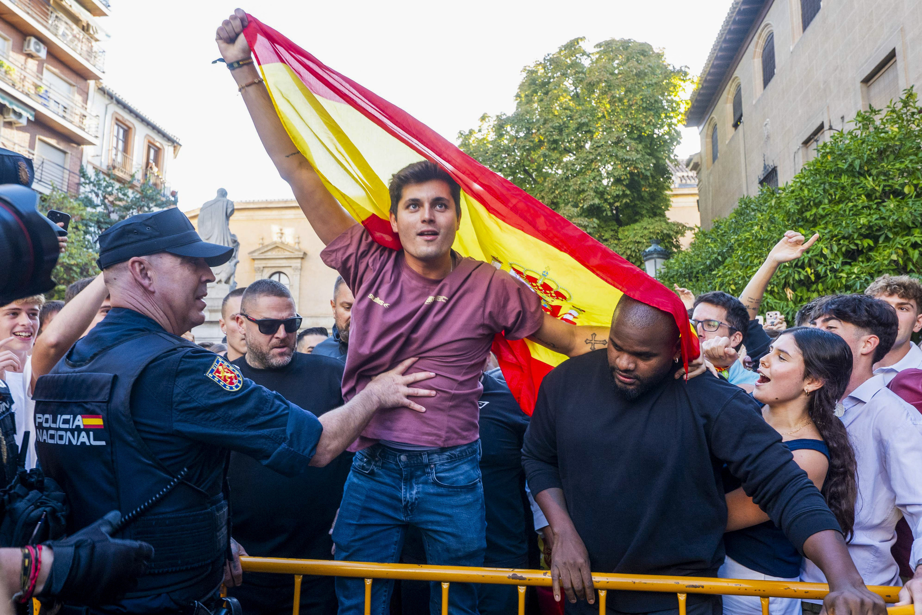 Vito Quiles, durante una protesta en la Universidad de Granada.
