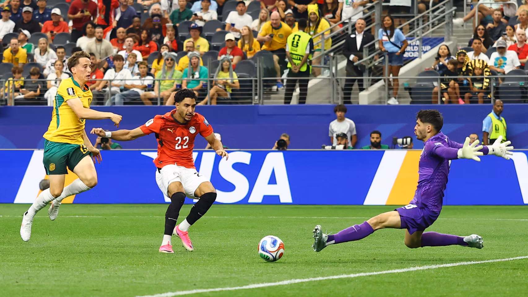 La ocasión de Marmoush frente a Australia en el inicio de la segunda parte.