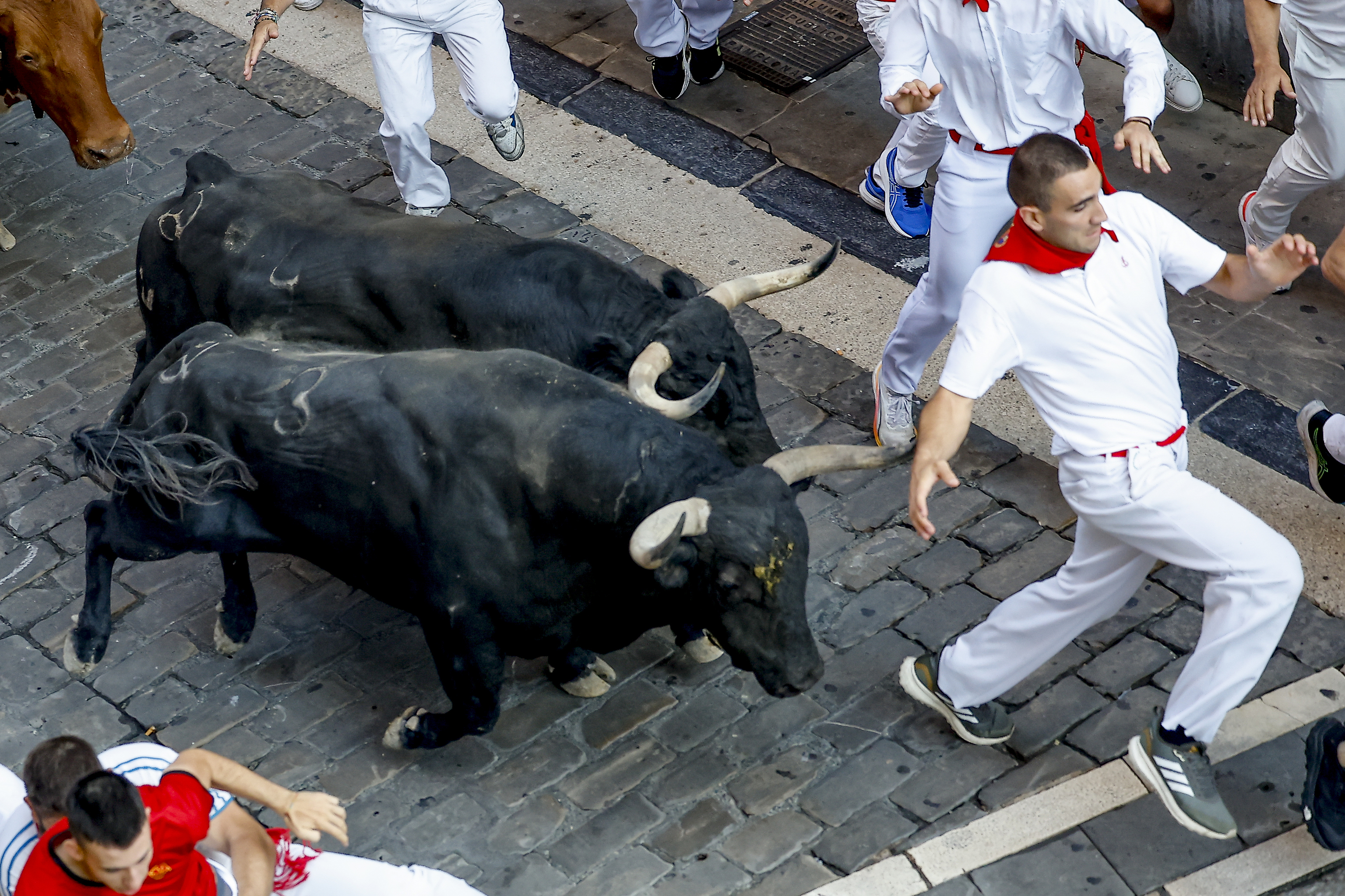 Un corredor en la octava y última jornada de San Fermín 2026.