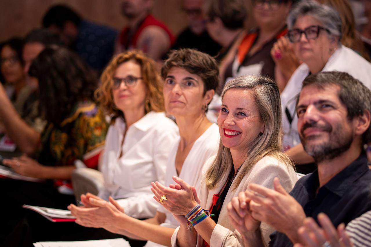 Verónica Barbero y Rosa Martínez, en el congreso de Movimiento Sumar.