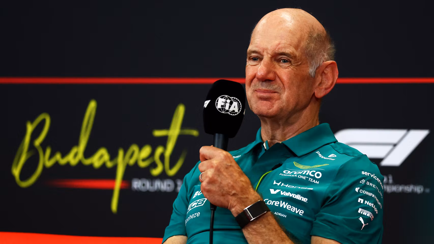 Adrian Newey atiende a los medios en el GP de Hungría.