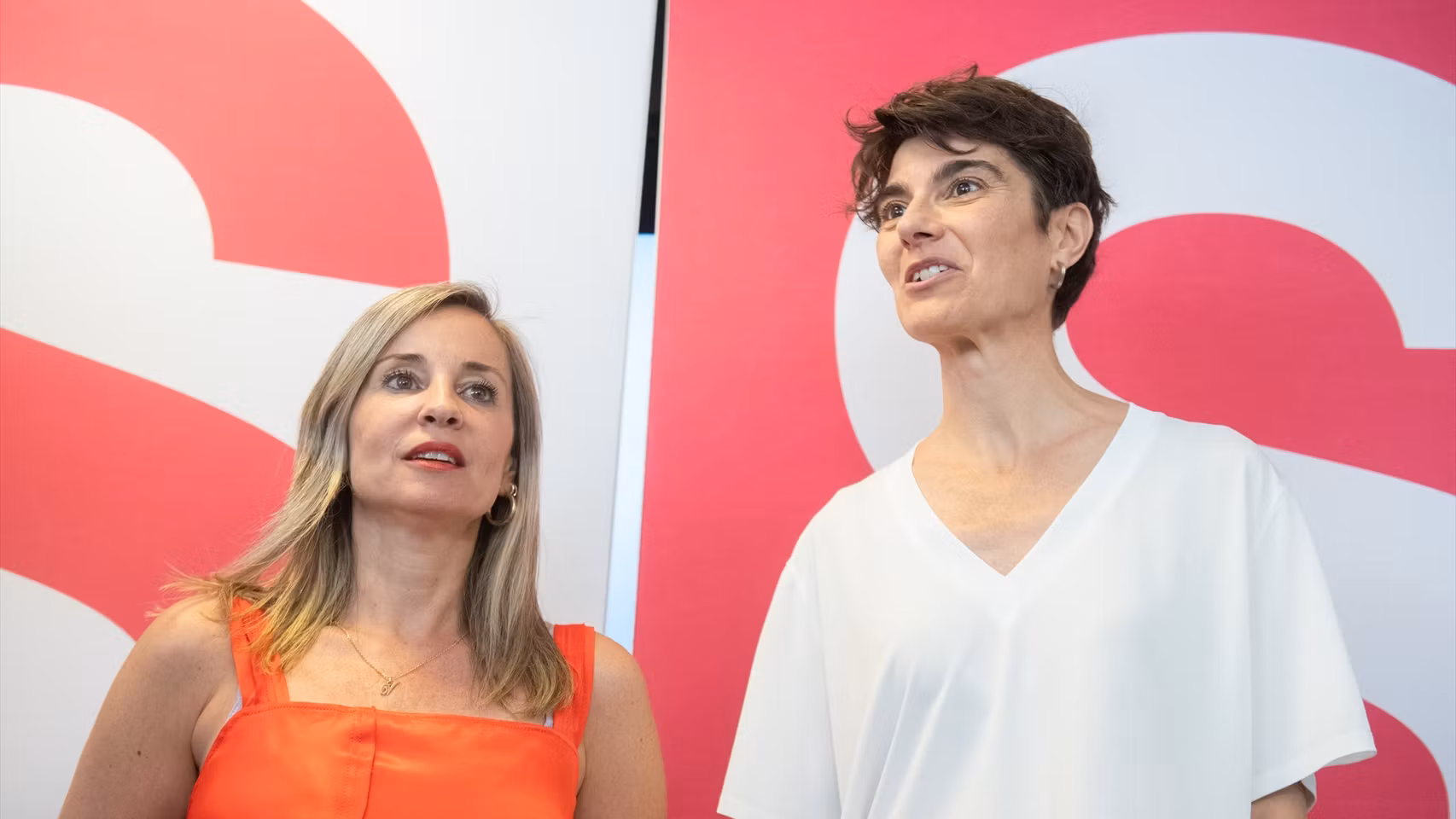 Verónica Martínez Barbero y María Rosa Martínez, este sábado en la Asamblea de Sumar.