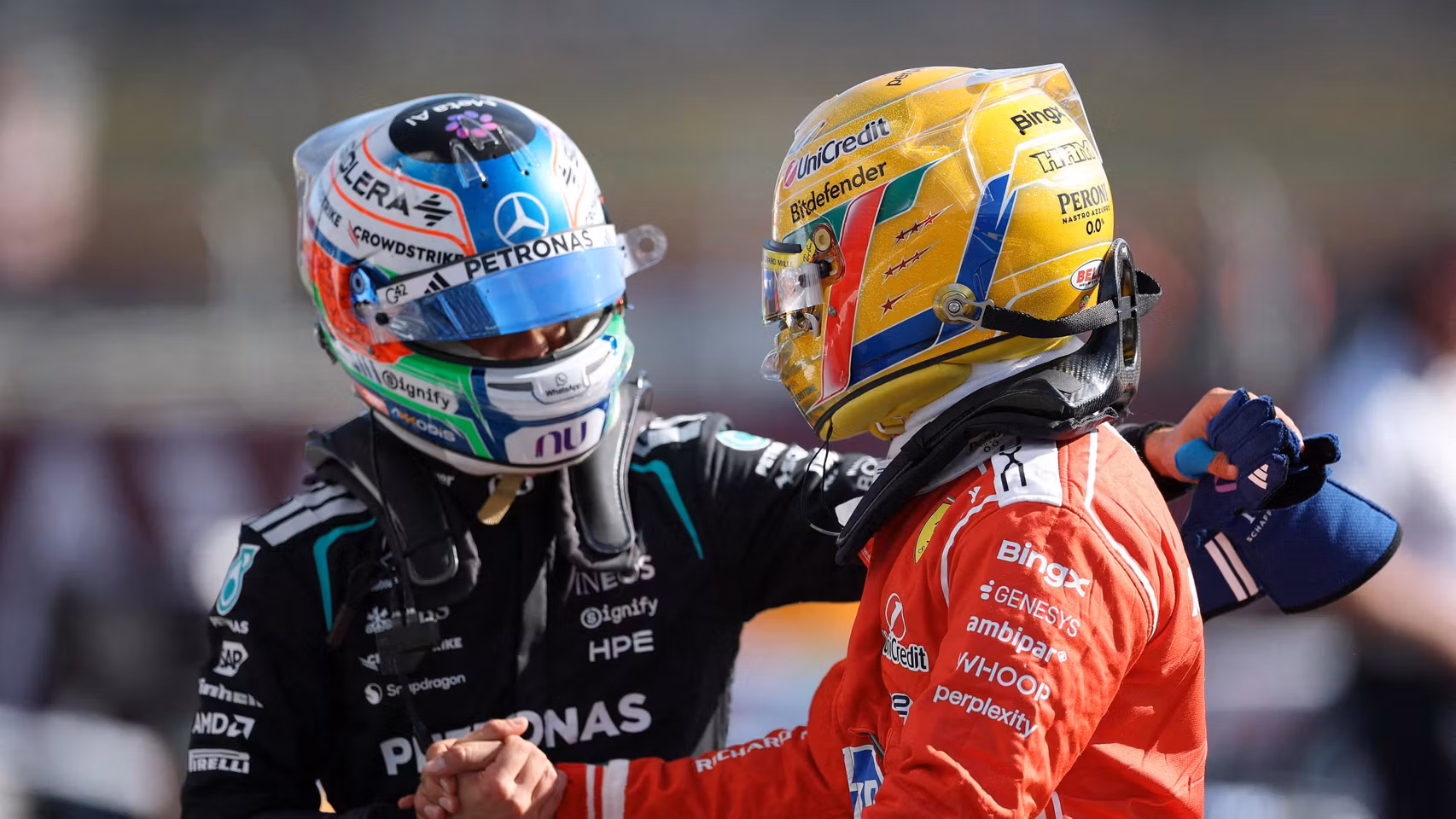 Kimi Antonelli y Lewis Hamilton, durante el GP de Gran Bretaña 2026