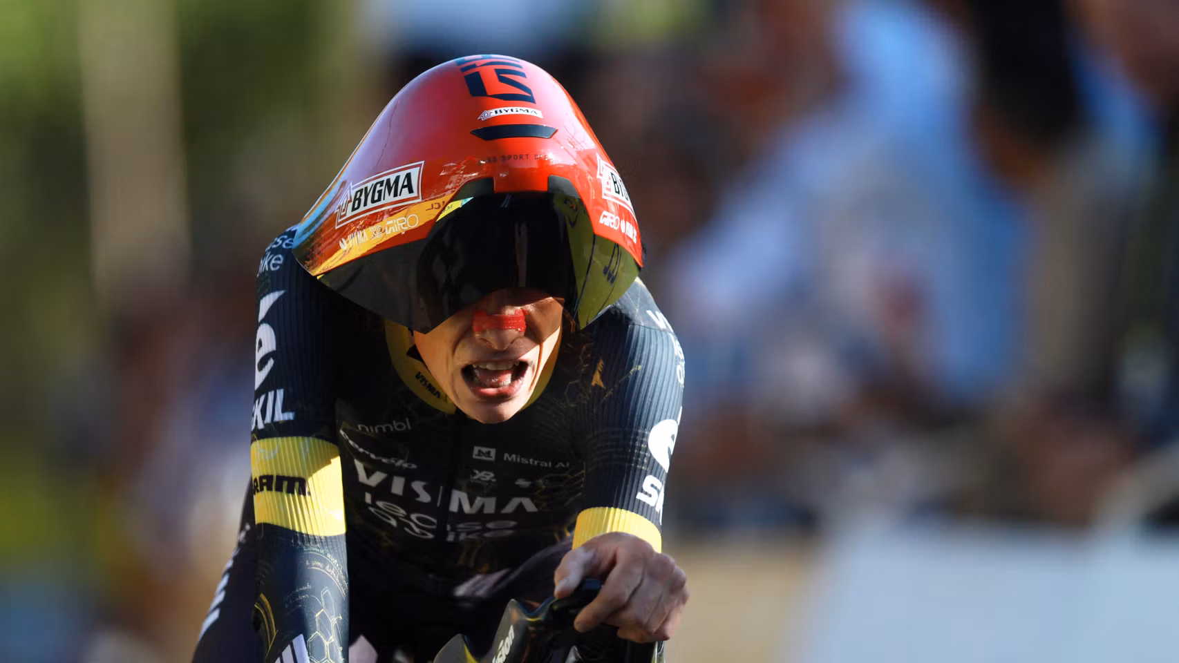Jonas Vingegaard entra en la meta de Barcelona.