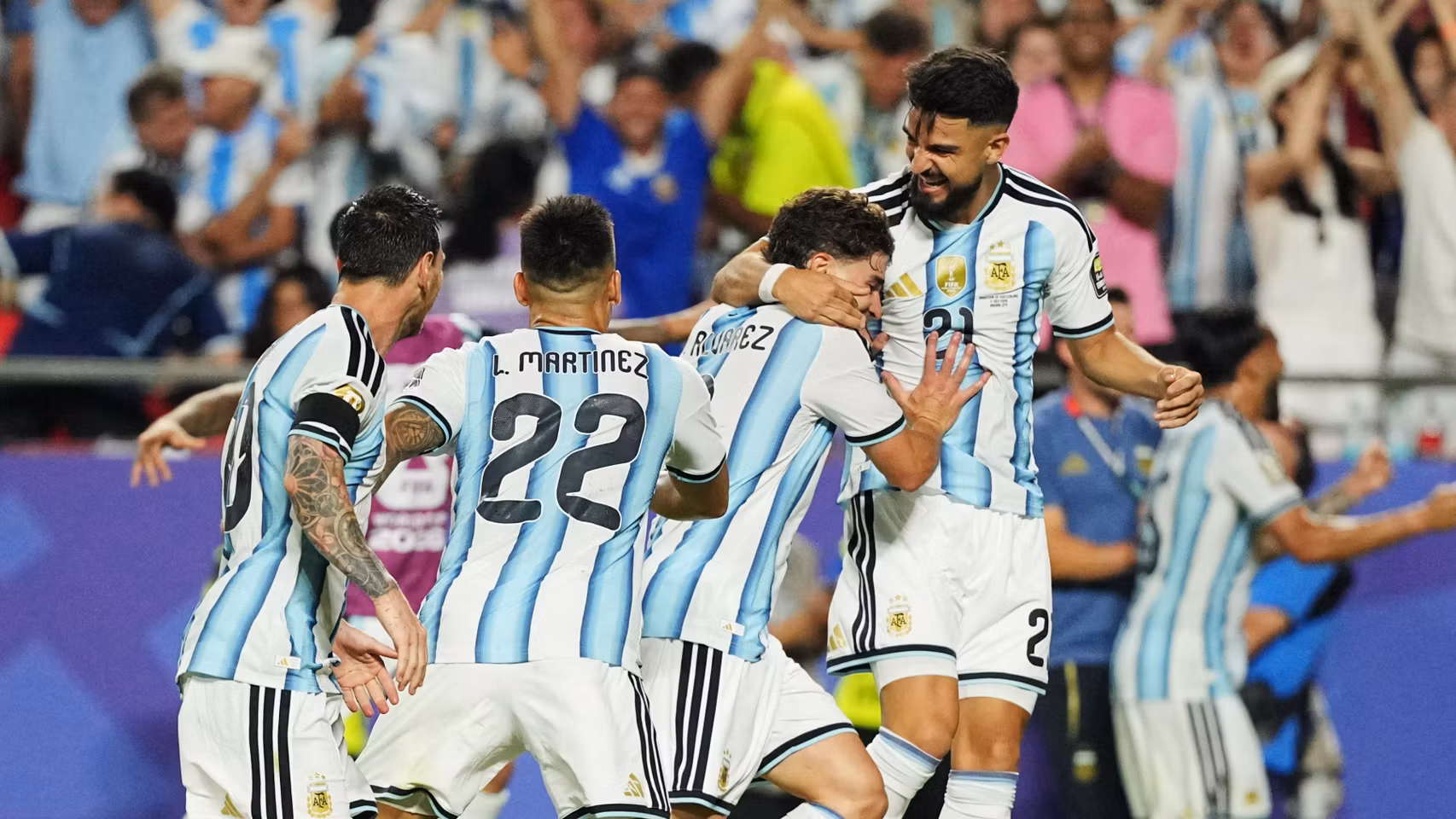 El 'Flaco' López celebrando el gol de Julián ante Suiza.