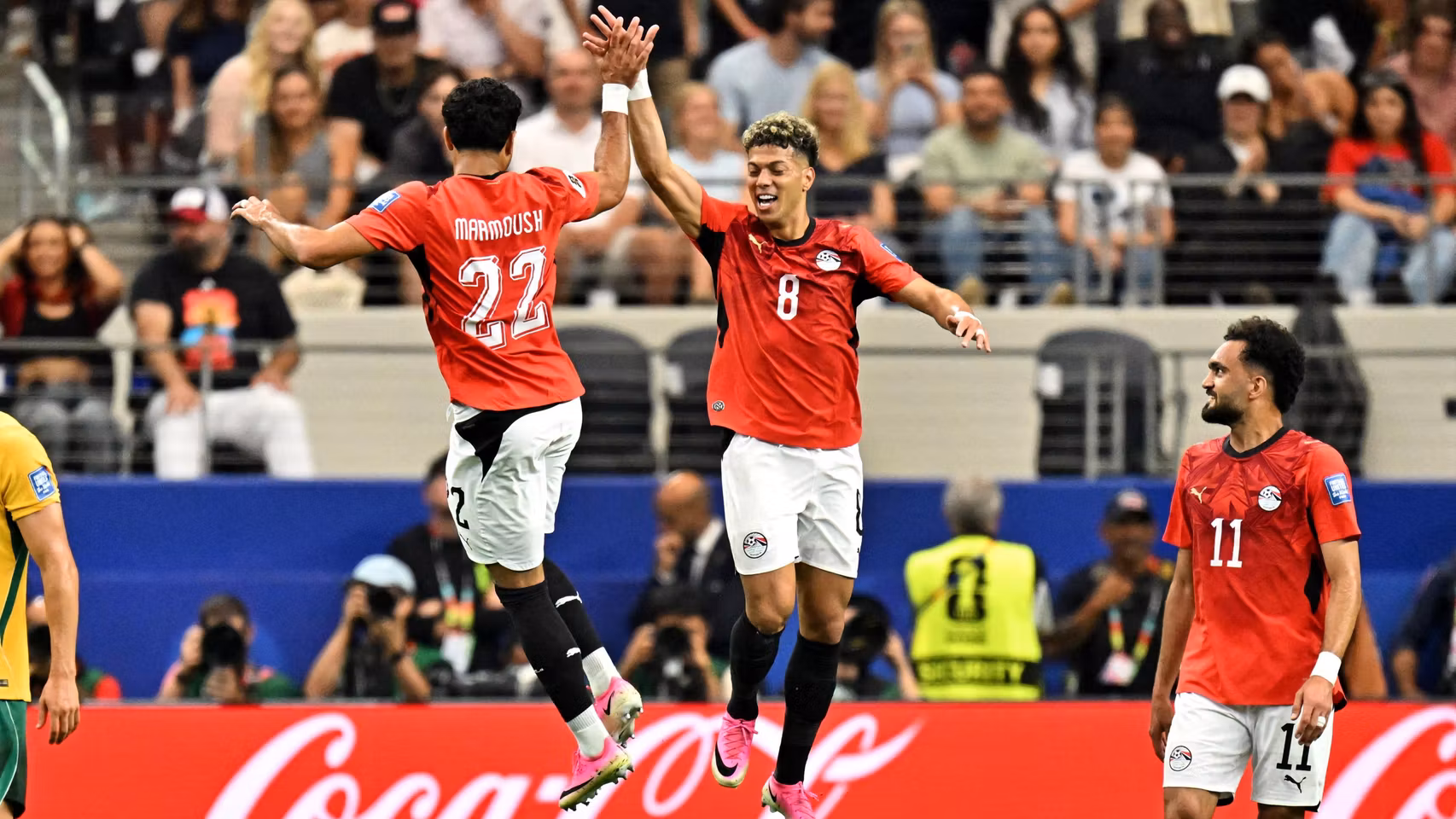 Marmoush y Ashour celebrando el primero de Egipto ante Australia.