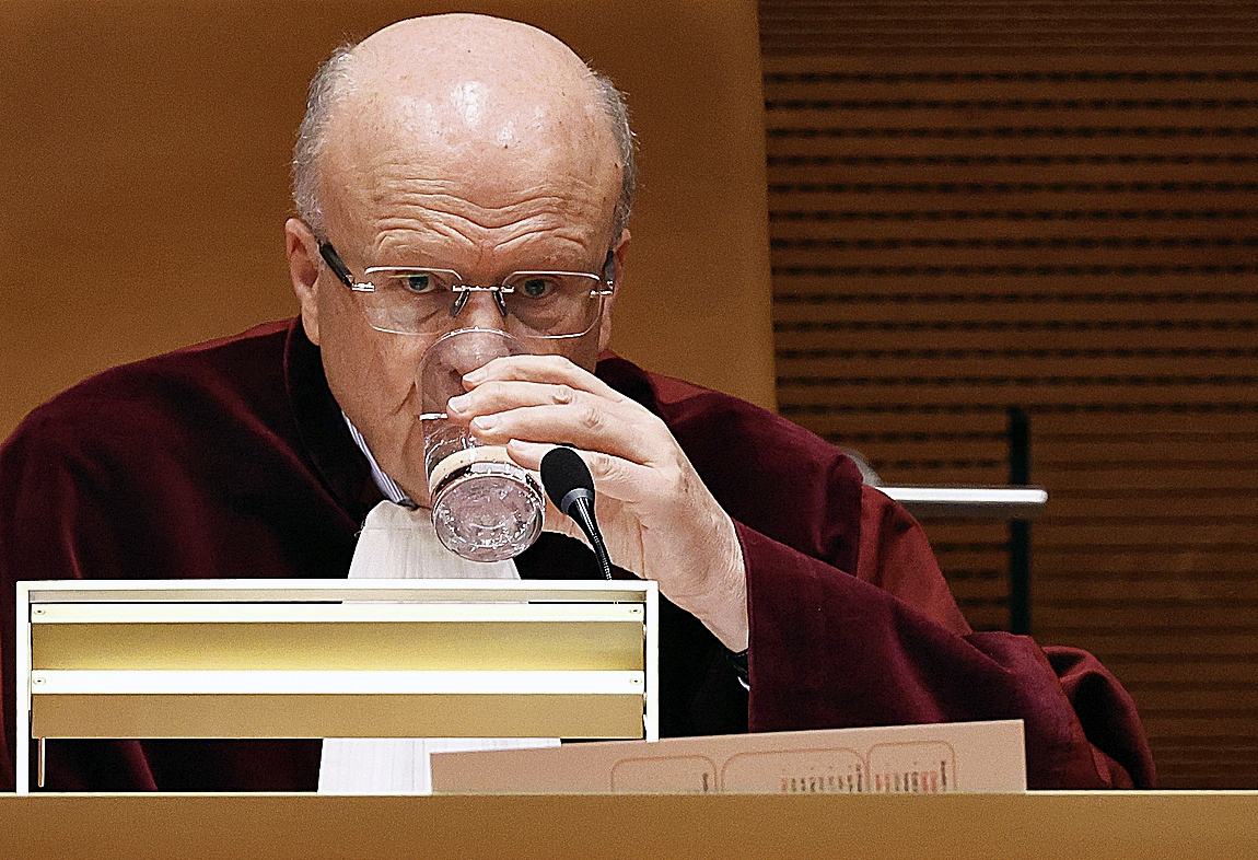 El presidente del Tribunal de Justicia de la Unión Europea (TJUE), Koen Lenaerts, lee la sentencia sobre la Ley de Amnistía, a 16 de julio de 2026, en Luxemburgo (Luxemburgo).