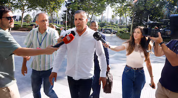 El hermano de Antonio Anglés, Joaquín Martins Monroig, a su llegada a los Juzgados de Valencia, a 1 de julio de 2026. (Rober Solsona / Europa Press)