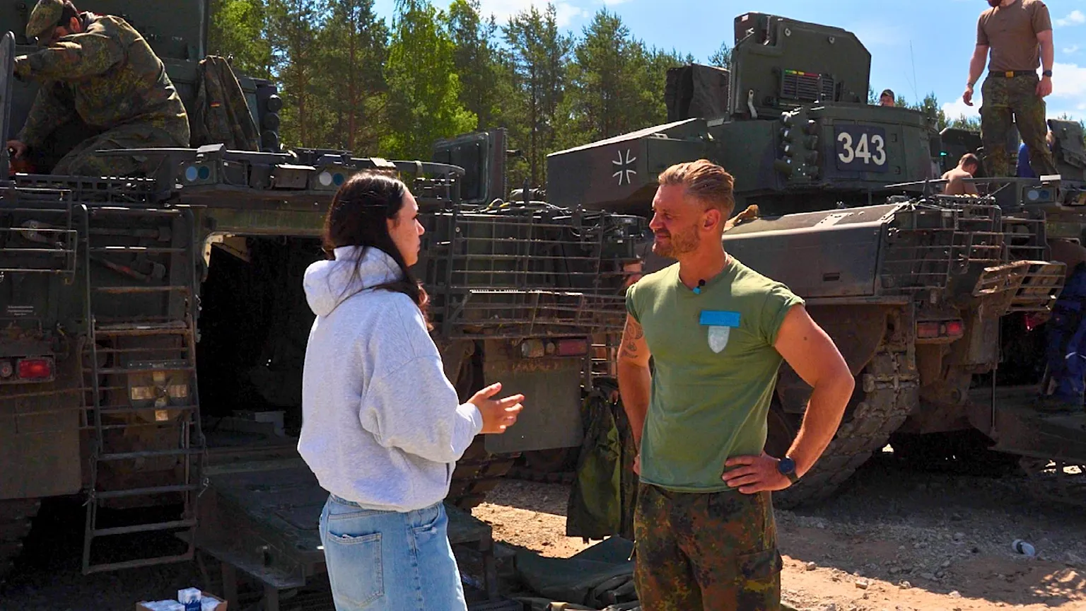 Lithuanian pupil Kamilė has won a ride in a tank with the Bundeswehr. The German army has spent recent weeks training at Pabradė range near Belarus.